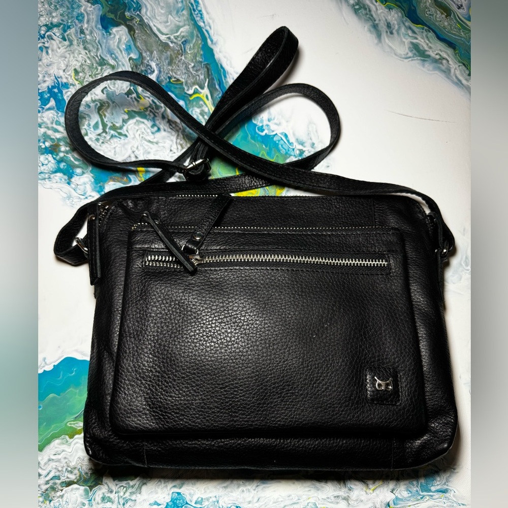 WISE OWL Black Leather Crossbody Bag